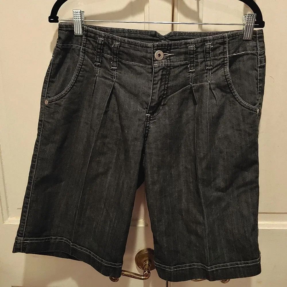 Pleated Denim Mid Rise Bermuda Shorts - Picture 8 of 8